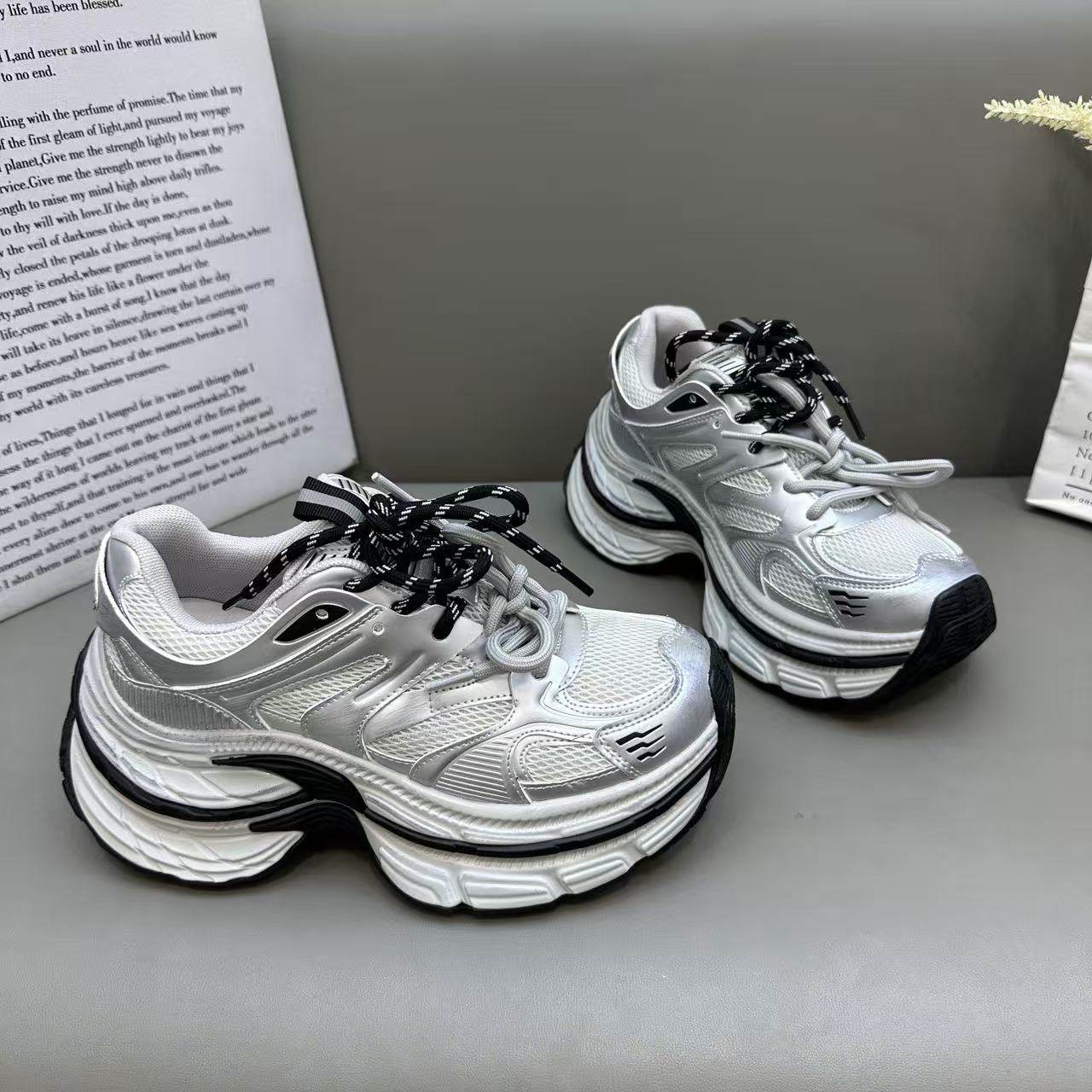 2026年新款厚网透气百搭轻便增高休闲运动鞋女复古做旧小个子单鞋,淘宝优惠券,粉丝福利购,淘宝优惠卷