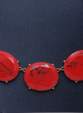 红色亚克力大宝石夸张短款毛衣链