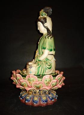 观音菩萨供奉佛堂博古架石湾陶瓷