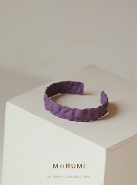 莫兰迪色褶皱造型原创设计风手镯