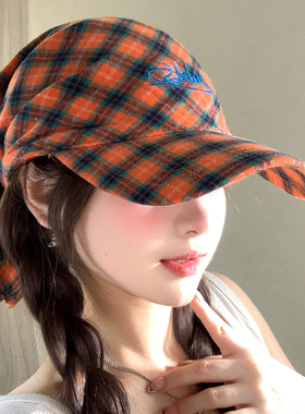 红色格子纹绑带鸭舌头巾帽子女