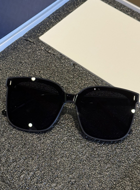 超大方框平面太阳镜显瘦