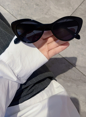 度假风辣妹猫眼白色太阳镜