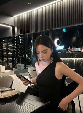油画冷淡风复古黑色宝石金色链条流苏耳环女小众设计银针耳钉耳夹