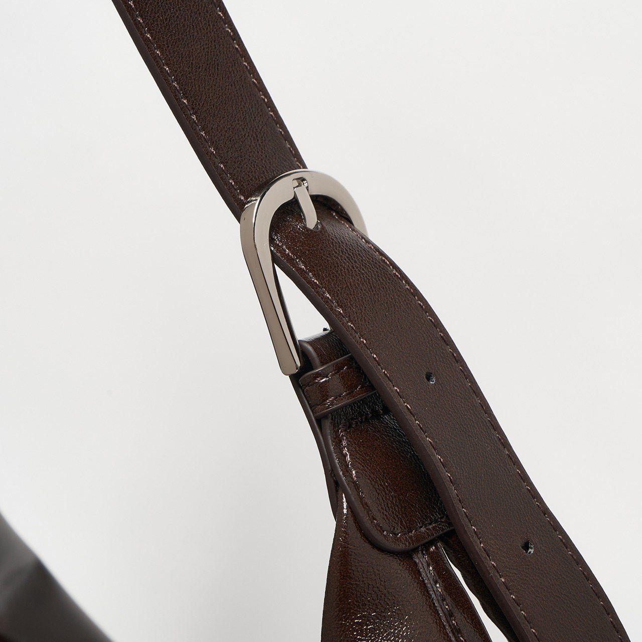 IEF/爱依服单肩包2025新款美式简约休闲辣妹大容量通勤百搭软包,淘宝优惠券,粉丝福利购,淘宝优惠卷