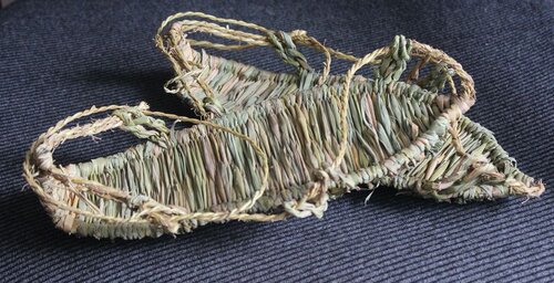 现货纯手工复古纯稻草红军草鞋 家居摆设特色工艺长征道具装饰 - 图2