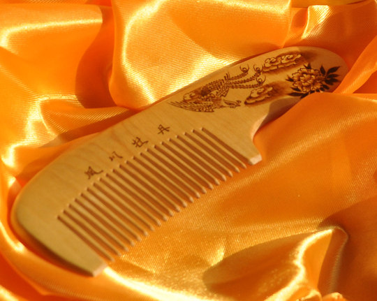 White elephant wedding gift boxwood comb dragon and phoenix pair