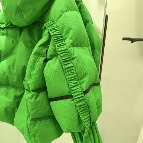 泡泡袖羽绒服荷叶边羽绒服高充绒放风防水羽绒服 - 图1