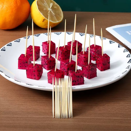 3600 bamboo toothpicks are available for use