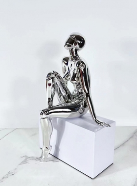 简约现代客厅机械摆件