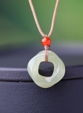 玉阅珠宝和田玉莫比乌斯环吊坠