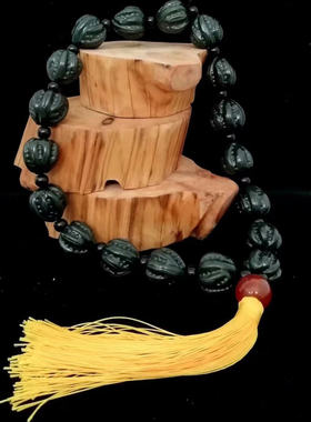 和田青玉核桃念珠款手链