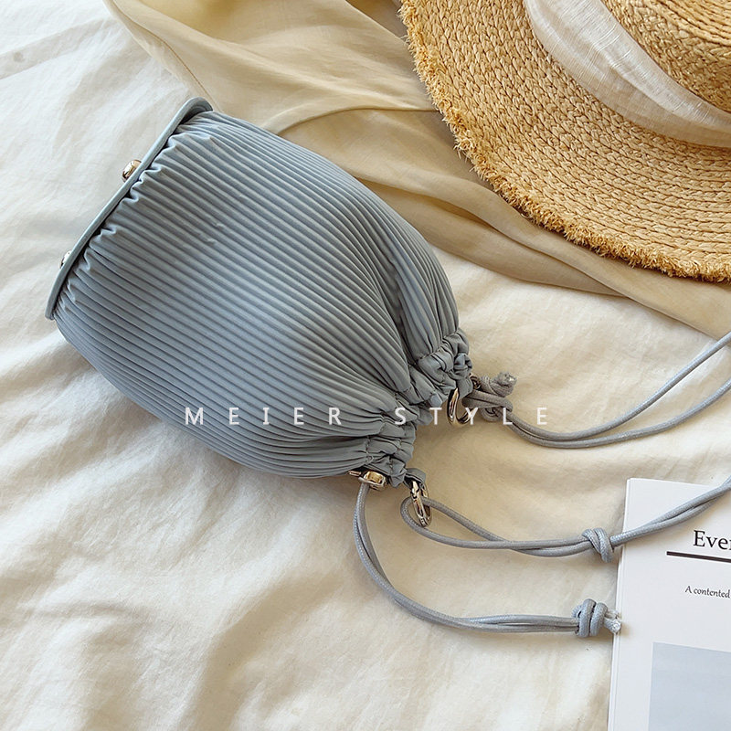 韩系ins时尚百搭抽绳褶皱水桶包迷你单肩斜挎包少女挎包2022新款,淘宝优惠券,粉丝福利购,淘宝优惠卷