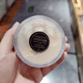 Herisse Air Setting Loose Powder Matte ບໍ່ງ່າຍທີ່ຈະເອົາອອກການແຕ່ງຫນ້າຂອງແມ່ຍິງ Concealer ກັນນ້ໍາ Invisible Pores Matte