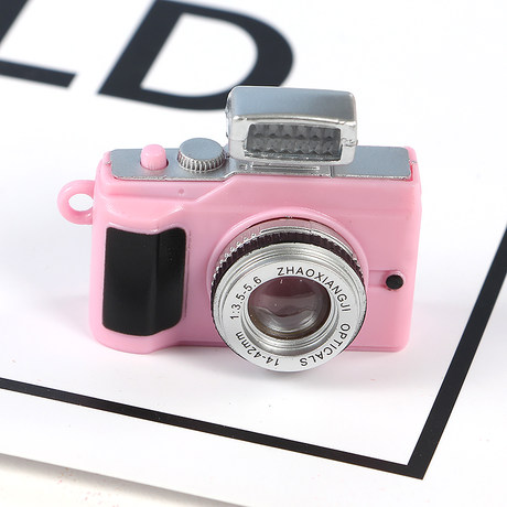 Featured image of post Cake With Camera Decoration : Perfect for giving you that nice, clean finish on your cake, fondant is an edible dough that can be used to cover cakes and make.