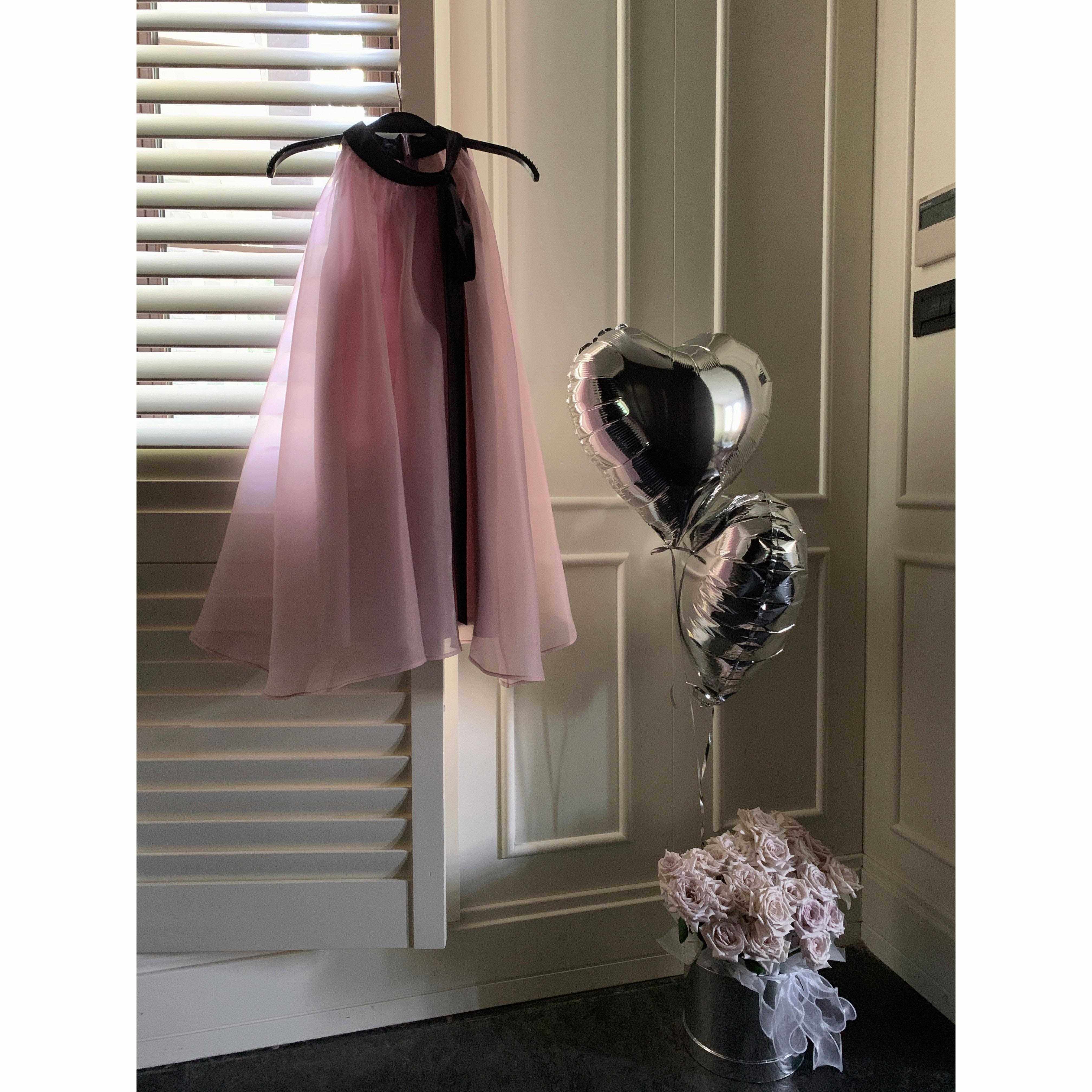 YYW汪澜的妹妹 生日趴女主～ 经典粉黑系带挂脖连衣裙女温柔短裙