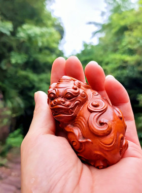手把件招财貔貅黄杨木仿古工艺品