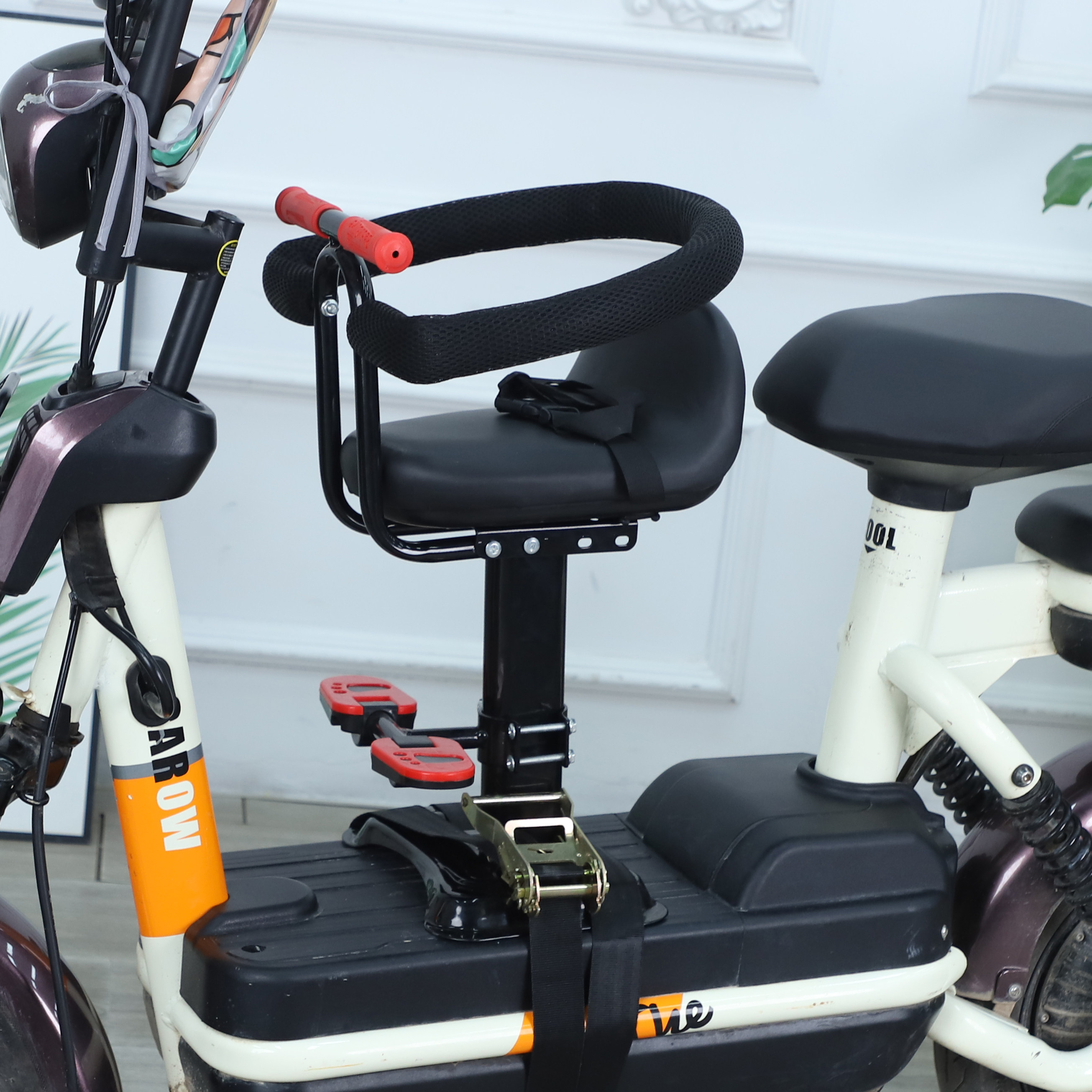 雅迪de3电动车宝宝座椅爱玛儿童通用前置安全扶手电摩加大儿童椅