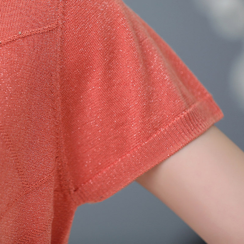  恒源祥羽绒服饰T恤