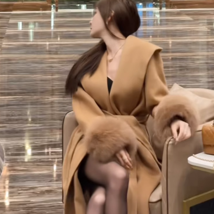 名媛2024秋冬高级轻奢韩版女士长款洋气毛毛袖设计时髦女风衣外套,淘宝优惠券,粉丝福利购,淘宝优惠卷