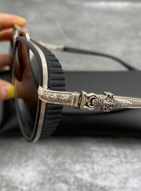 时尚厚边百搭可配高度太阳眼镜