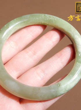 青海玉老坑翠青意境三色精美手镯