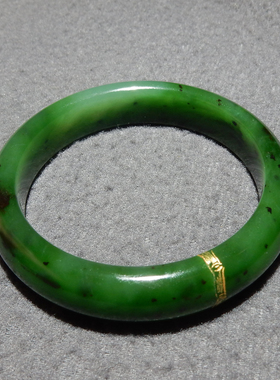 亏麻了方言和田玉俄罗斯辣绿色粉青双色带红皮碧玉内径59mm手镯O8