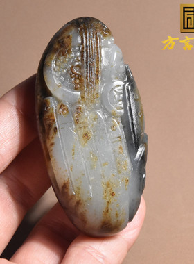 方言把件和田玉黑油皮青花籽料