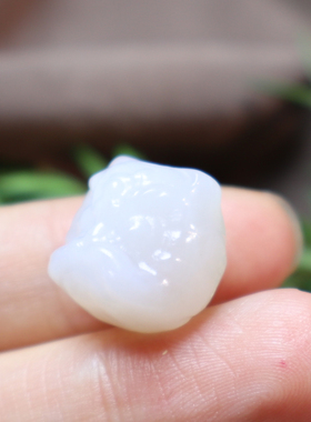 新疆油糯且末糖白玉瑞兽醒狮吊坠