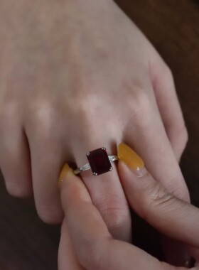 培育彩宝鸽血红S925纯银女戒指
