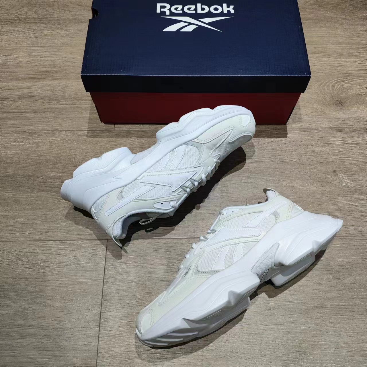 Reebok锐步BRIDGE男女鞋复古运动舒适厚底跑鞋老爹鞋DV8335DV8339-图1