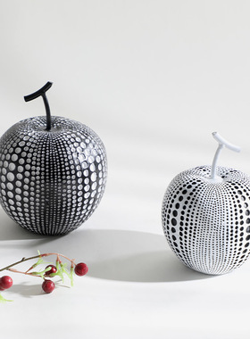 客厅茶几样板间创意黑白软装饰品