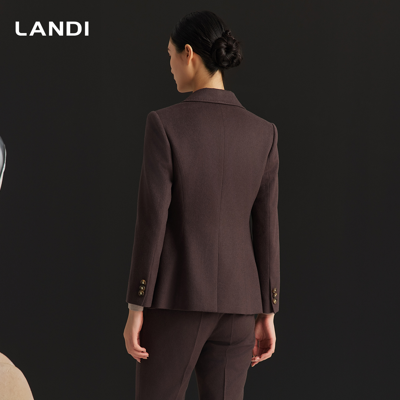 [商场同款]LANDI深咖色绵羊毛真丝轻奢通勤修身西装外套女冬新品 - 图3