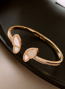 Femalebutterflybracelet手镯