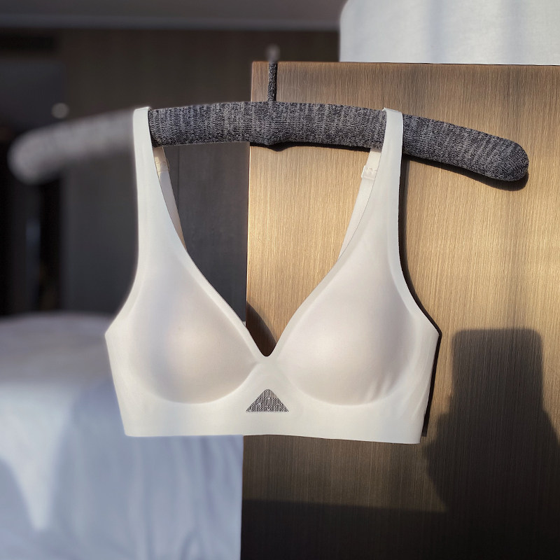 果冻条无痕夏季大胸显小收副乳文胸 祺蕾文胸