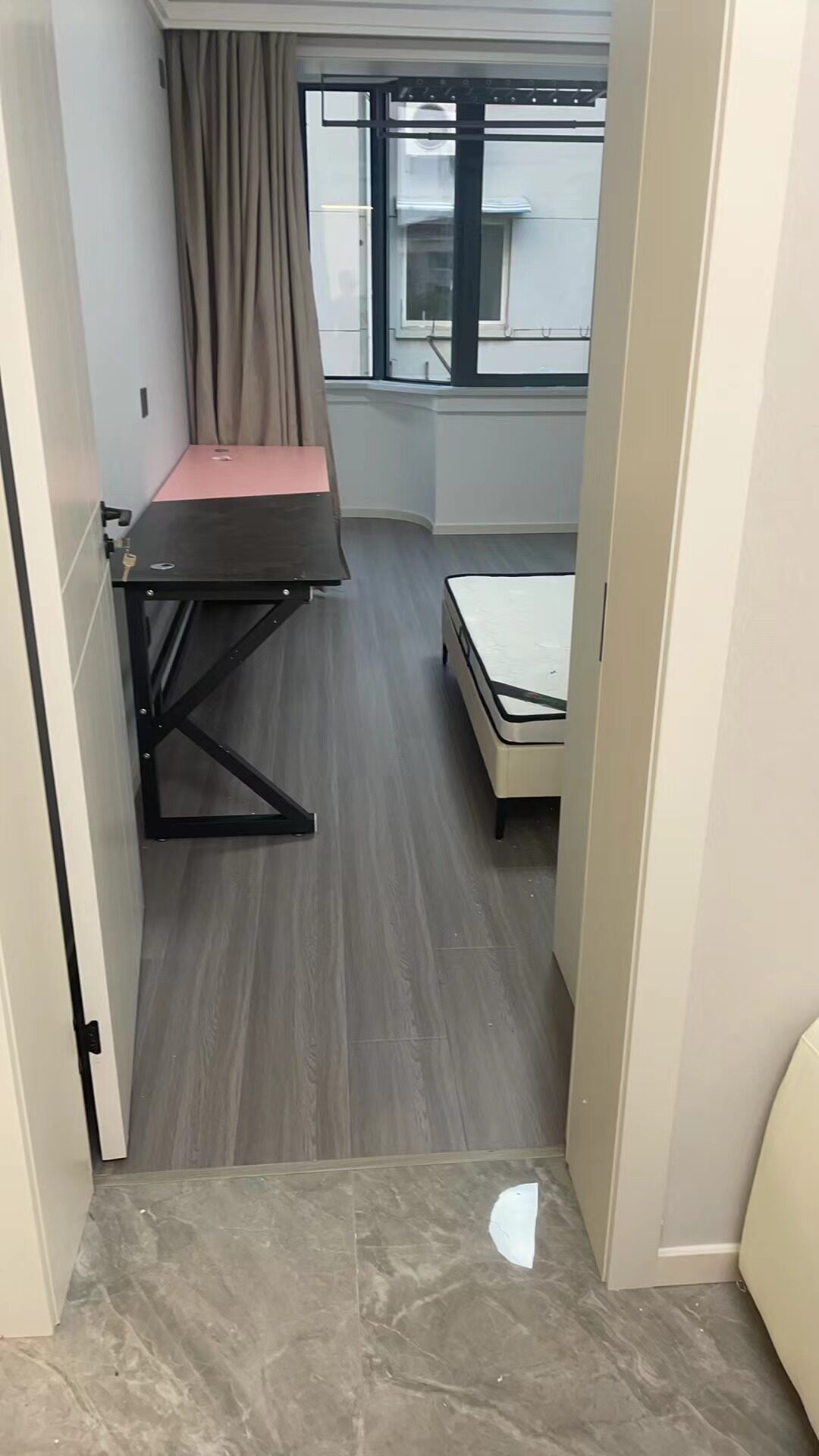 The Shanghai decoration construction team provides half-inclusive and full-inclusive services for carpenters, masonry painters, and plumbers. This is a reliable place.