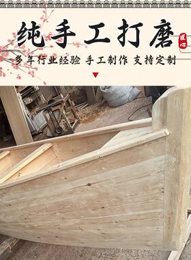 嘉士宝两头尖木船台上装饰