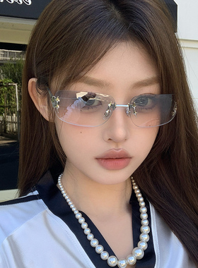 复古千禧风辣妹街拍Y2K太阳镜女