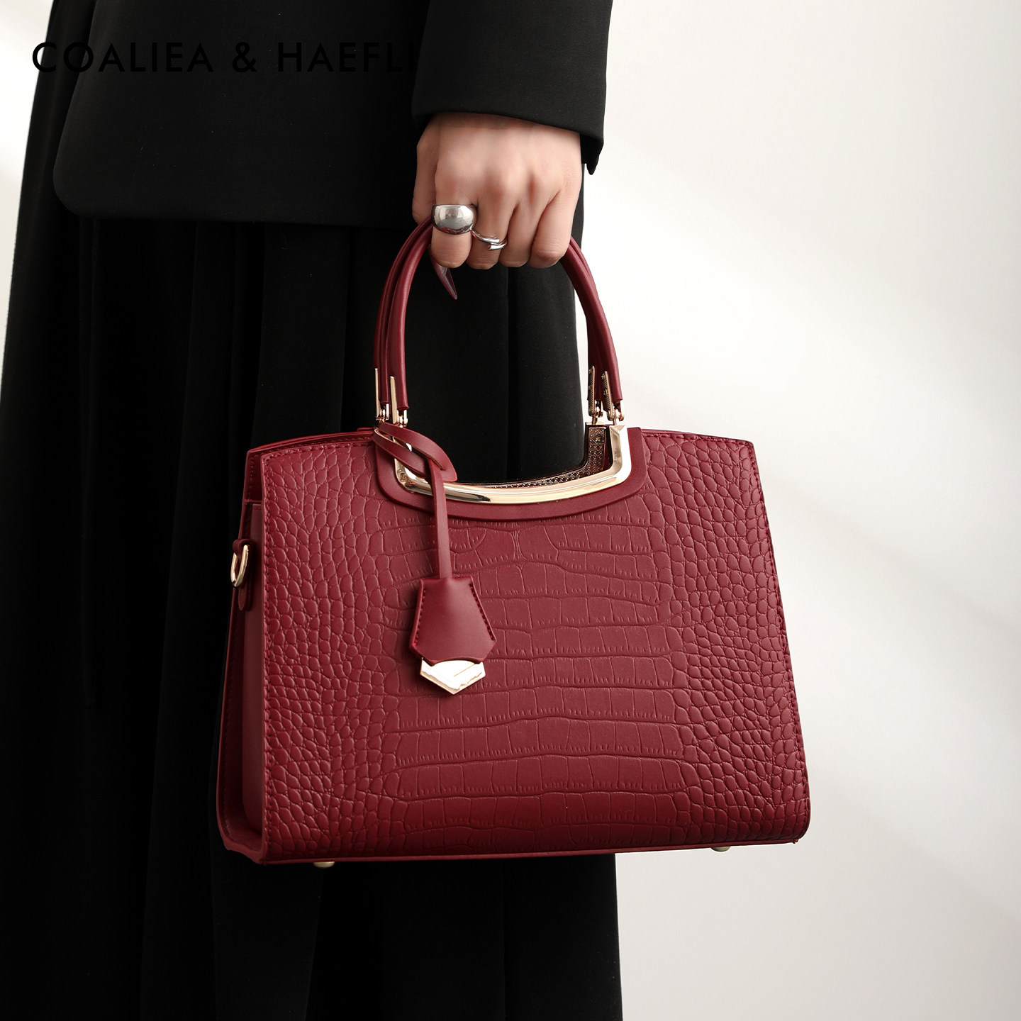 香港红色女士妈妈包包大气结婚手提婚包喜婆婆婚宴包礼物日常可用,淘宝优惠券,粉丝福利购,淘宝优惠卷