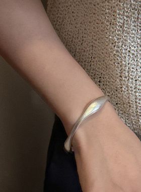 S925纯银韩版小众设计感磨砂流线时尚基础款手环韩式风简约手镯