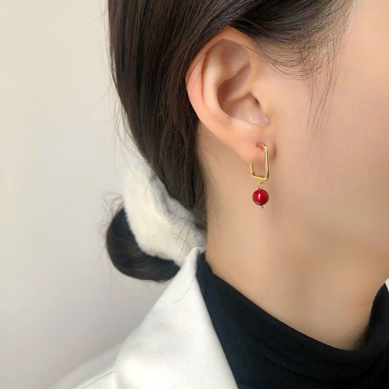 乾佳S925纯银圣诞节耳环女红色母贝珠方形耳坠本命年礼物耳饰品潮 - 图1