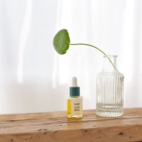 Essence C+Polyne White нежная и вентиляционная кожа квалифицированная безумная эссенция масляная фильтрация и черный Лян Лян