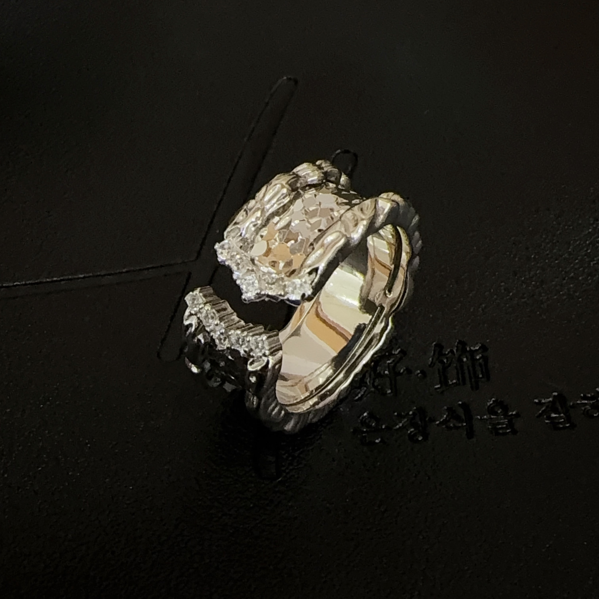 Dongdaemun full-body S925 sterling silver rhodium-plated crushed ice wide version ring niche high-end fashion ring