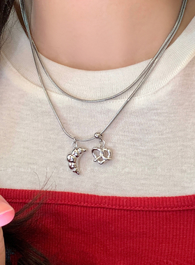 独特牛角包爱心双层钛钢项链女叠戴小众百搭锁骨链轻奢高级感配饰