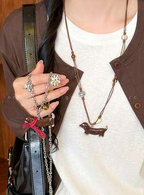 可爱卡通围脖腊肠狗吊坠项链女小众设计感挂脖配饰独特长款毛衣链