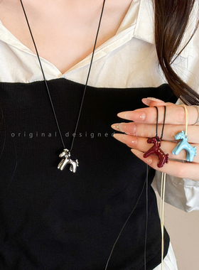 可爱童趣滴釉立体小马项链女2025新款挂脖配饰秋冬小众独特毛衣链