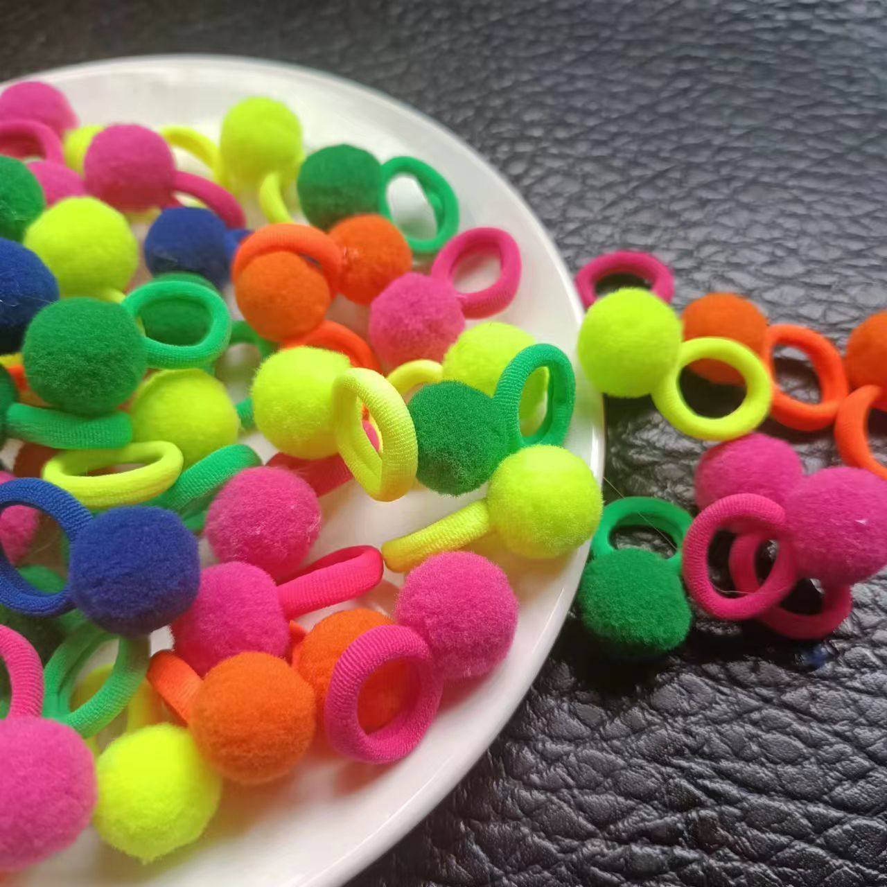 新款甜美彩色毛球发圈儿童新年扎头发橡皮筋无缝拉不断超萌头花绳,淘宝优惠券,粉丝福利购,淘宝优惠卷