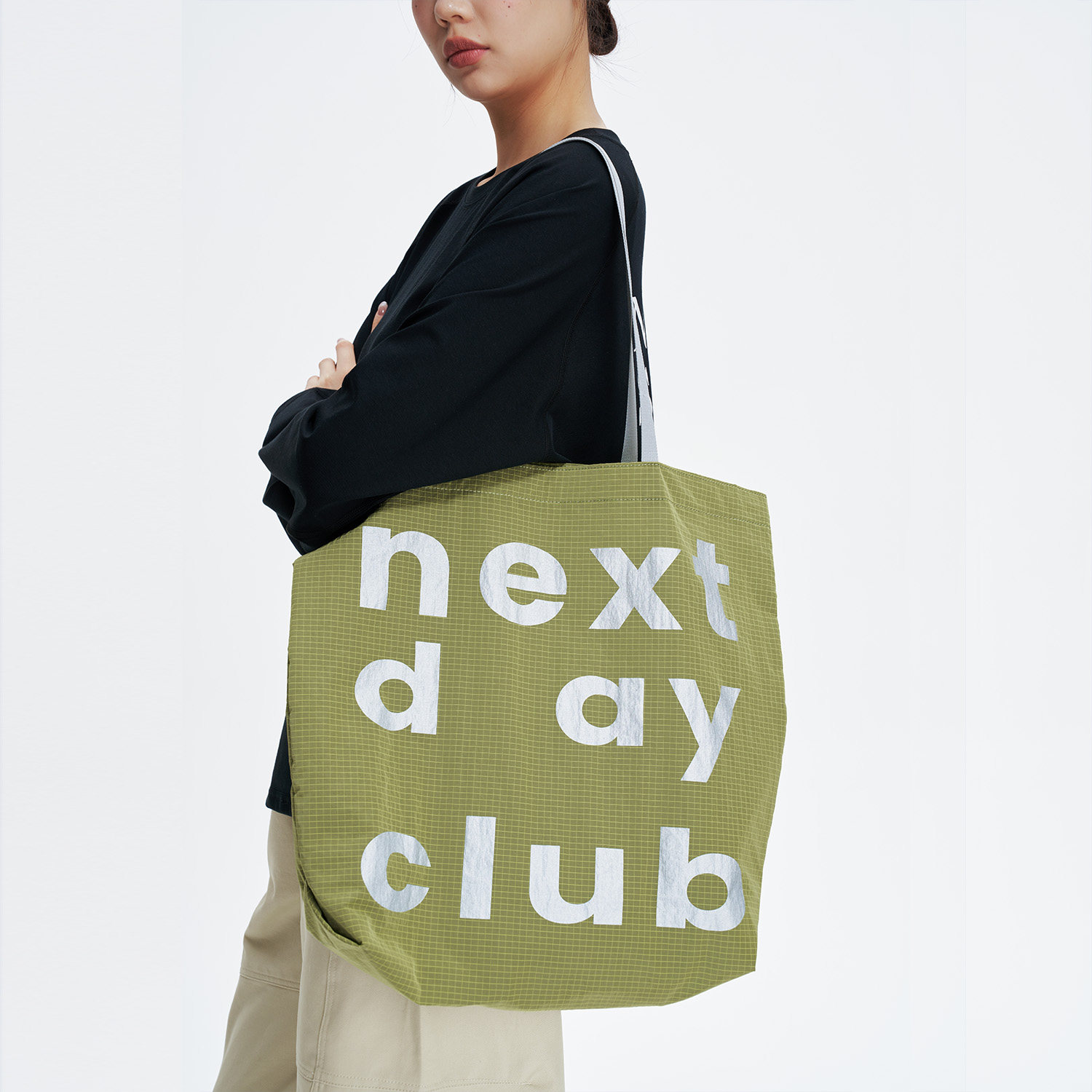 nextday反光字母帆布包大容量女单肩包通勤手提尼龙托特包购物袋,淘宝优惠券,粉丝福利购,淘宝优惠卷