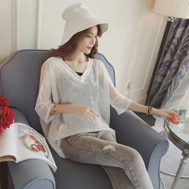 Short-sleeved sexy V-neck thin polyester women's new product launched