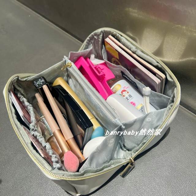 Miffy rabbit cute hand-held makeup bag